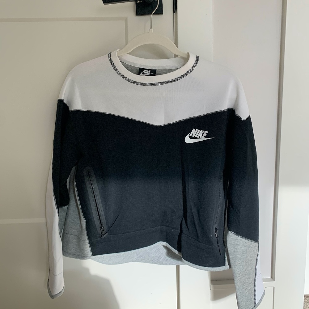 Nike Long Sleeve Sweater